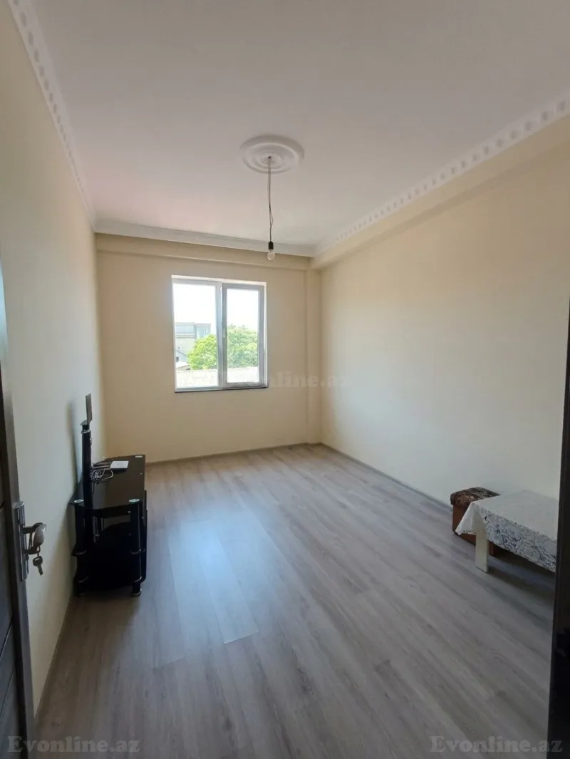 2 otaqlı Mənzil 60 m² Qaraçuxur Kirayə verilir