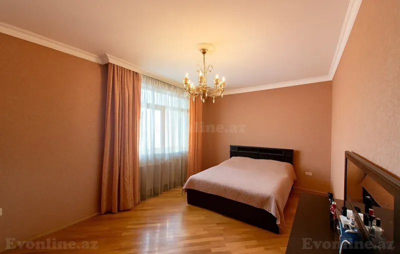 Satılır 3 otaqlı Mənzil Yeni tikili 135 m² Gənclik m. - şəkil 2