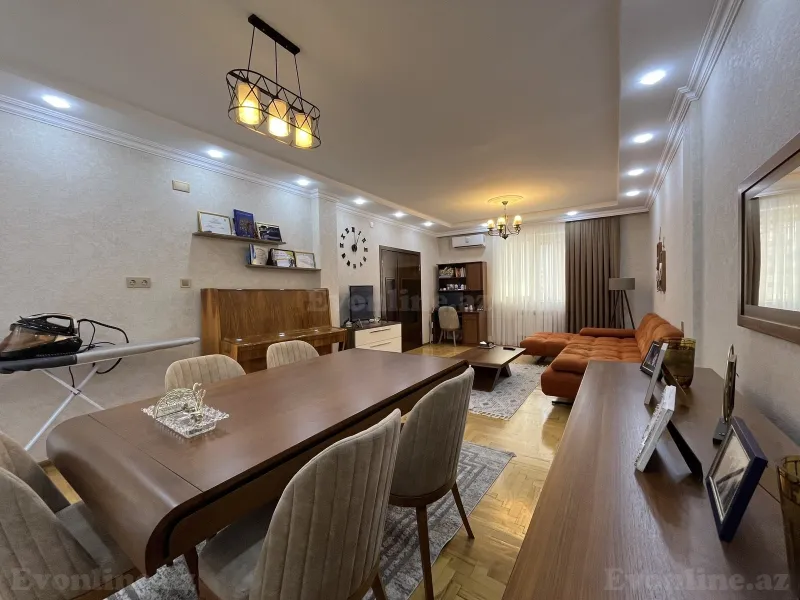 Satılır 2 otaqlı Mənzil Köhnə tikili 106 m² Xətai r.