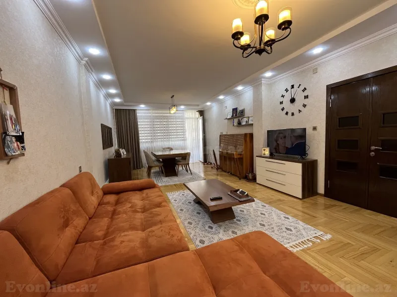 Satılır 2 otaqlı Mənzil Köhnə tikili 106 m² Xətai r. - şəkil 4