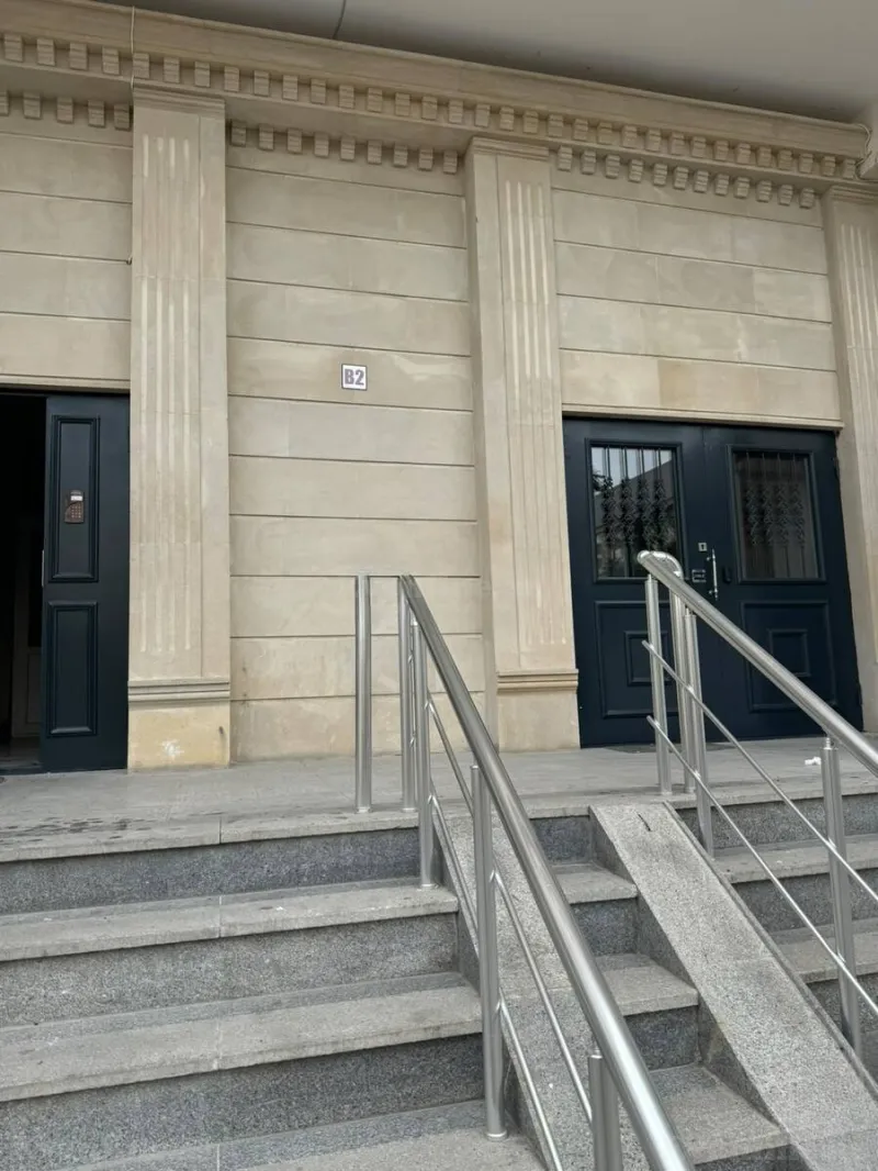 Satılır 3 otaqlı Mənzil Yeni tikili 150 m² Elmlər Akademiyası m. - şəkil 12