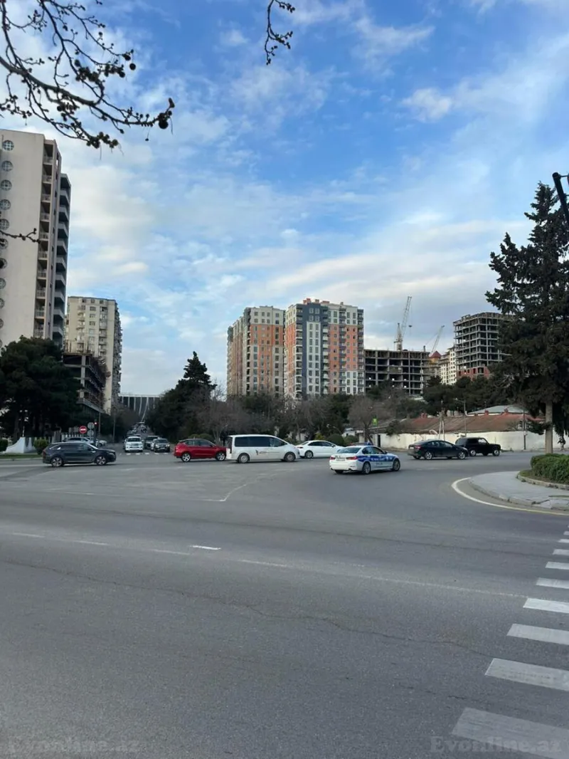 2 otaqlı Mənzil 52 m² Qara Qarayev m. Satılır