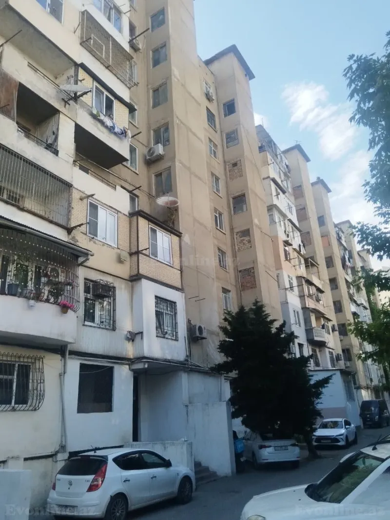 Satılır 2 otaqlı Mənzil Köhnə tikili 70 m² İnşaatçılar m.