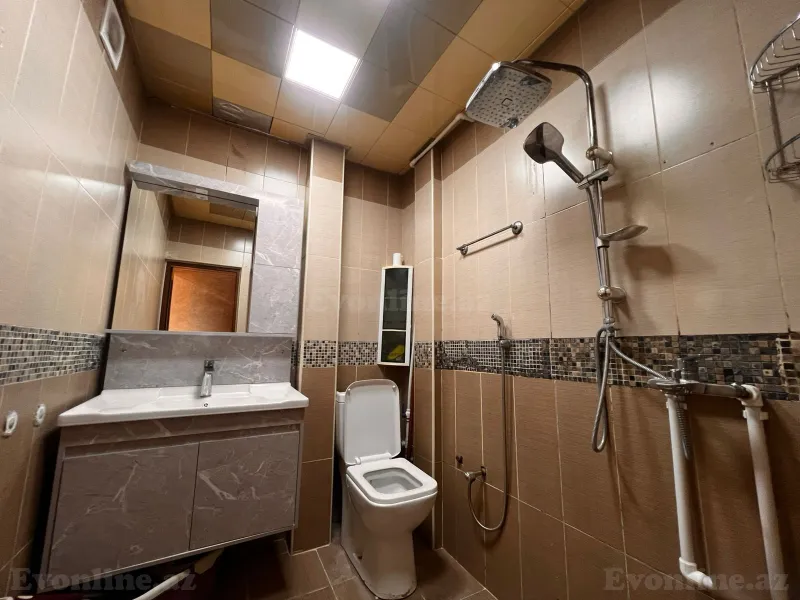 Satılır 2 otaqlı Mənzil Köhnə tikili 70 m² İnşaatçılar m. - şəkil 13