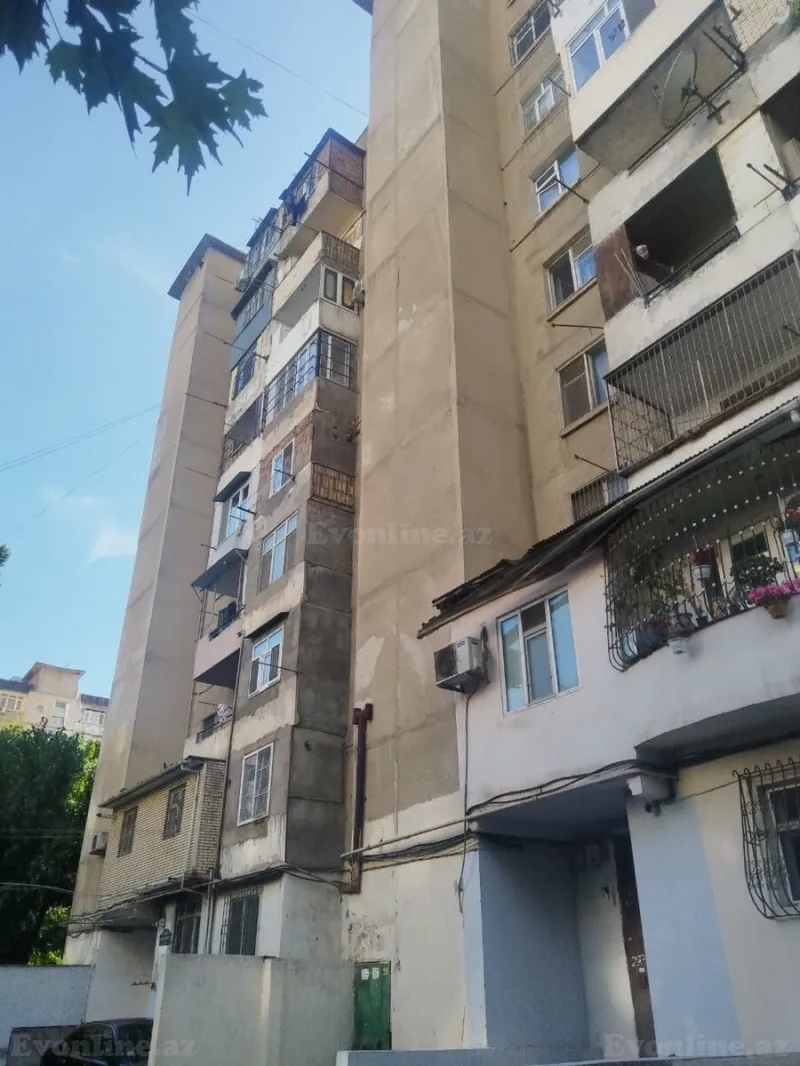 Satılır 2 otaqlı Mənzil Köhnə tikili 70 m² İnşaatçılar m. - şəkil 15