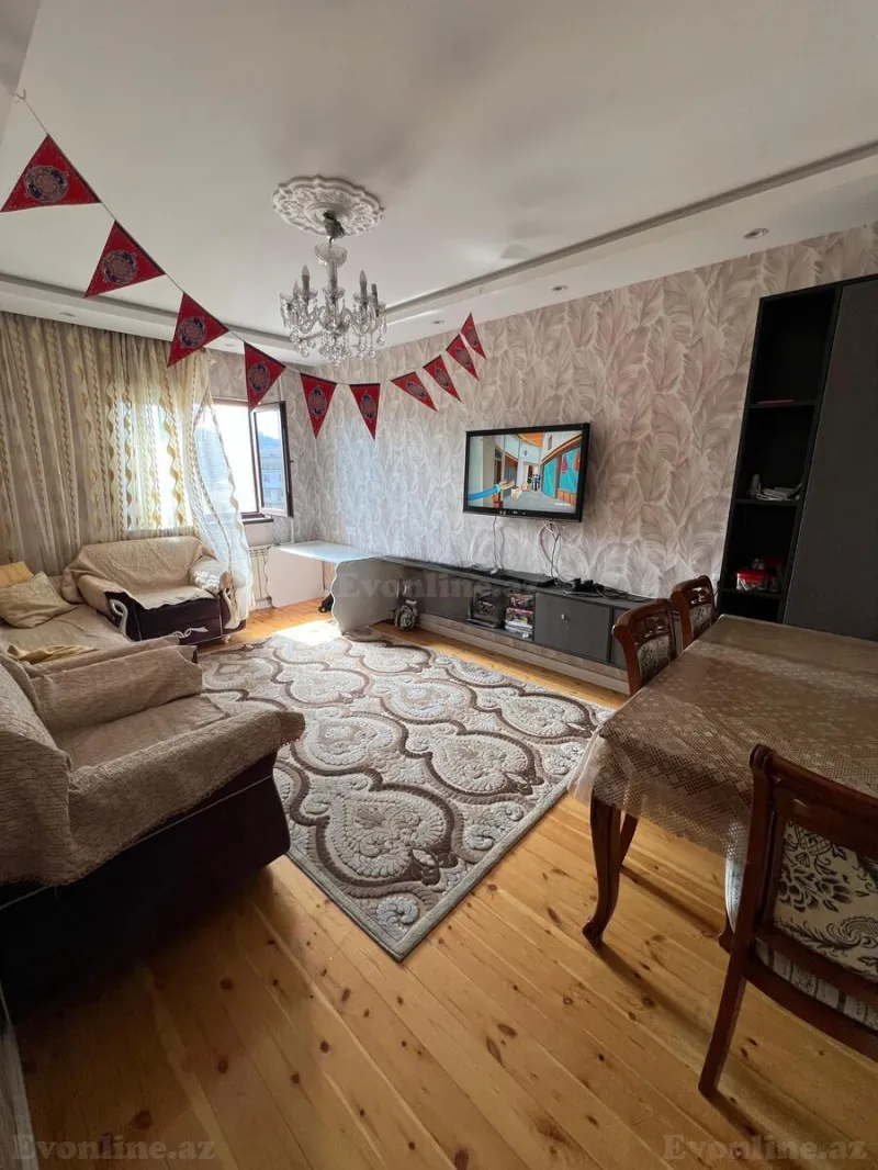 Satılır 2 otaqlı Mənzil Köhnə tikili 60 m² Qaraçuxur