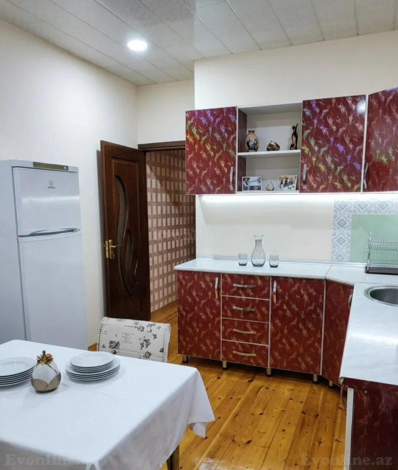 Satılır 5 otaqlı Mənzil Köhnə tikili 120 m² Həzi Aslanov m. - şəkil 3