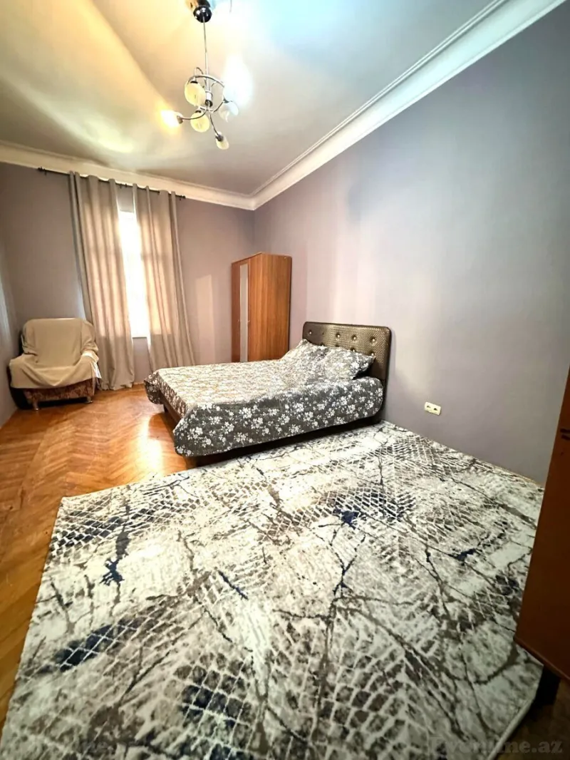 Kirayə verilir 2 otaqlı Mənzil Köhnə tikili 70 m² Xətai r.