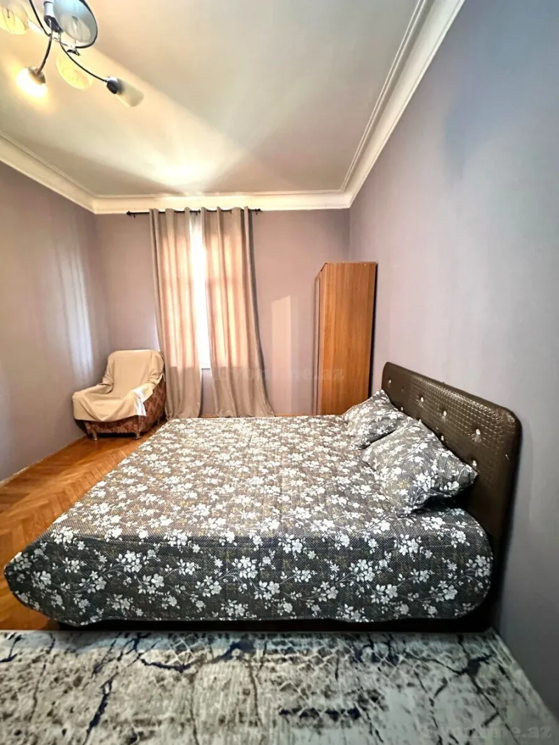 Kirayə verilir 2 otaqlı Mənzil Köhnə tikili 70 m² Xətai r. - şəkil 2