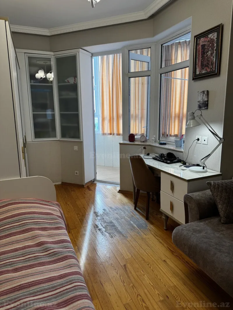 Satılır 4 otaqlı Mənzil Yeni tikili 131 m² Elmlər Akademiyası m. - şəkil 5
