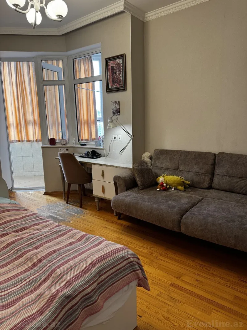 Satılır 4 otaqlı Mənzil Yeni tikili 131 m² Elmlər Akademiyası m. - şəkil 6