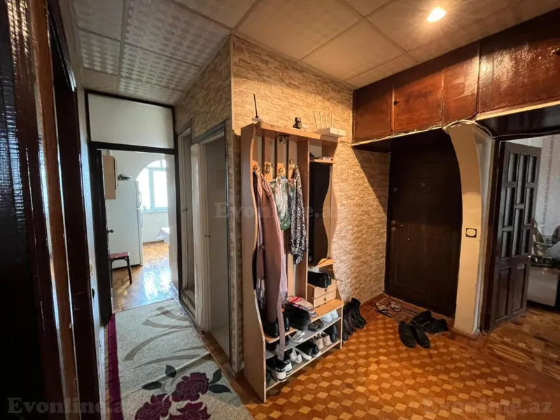 Satılır 4 otaqlı Mənzil Köhnə tikili 100 m² Koroğlu m. - şəkil 4