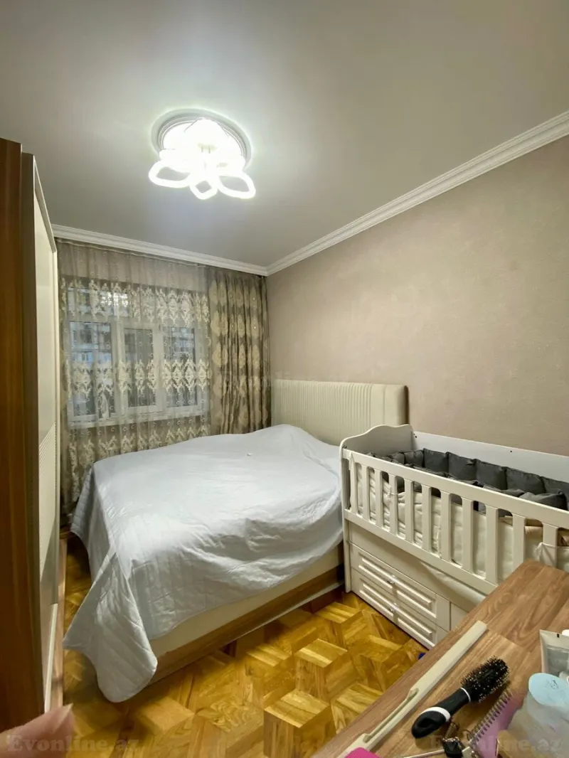 Satılır 2 otaqlı Mənzil Köhnə tikili 65 m² Nəsimi m. - şəkil 4