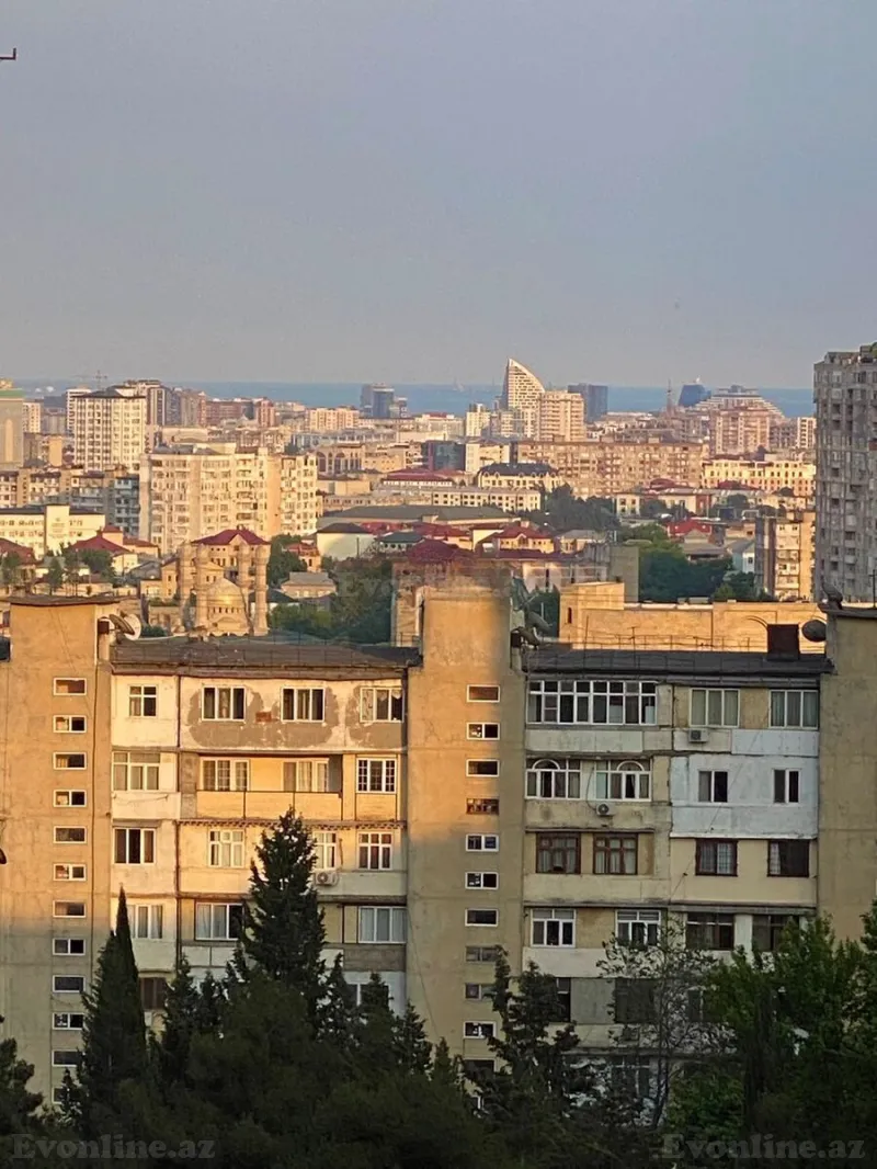 Satılır 2 otaqlı Mənzil Köhnə tikili 65 m² Nəsimi m. - şəkil 12