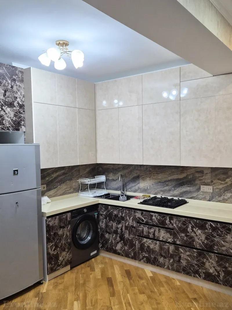 Kirayə verilir 2 otaqlı Mənzil Yeni tikili 100 m² Memar Əcəmi m. - şəkil 14