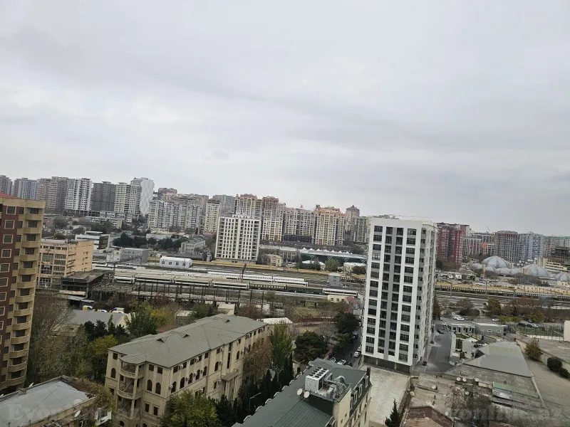 Kirayə verilir 4 otaqlı Mənzil Yeni tikili 185 m² 28 May m. - şəkil 13