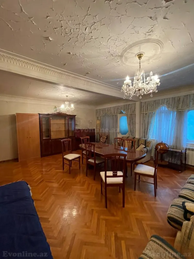 Satılır 5 otaqlı Mənzil Köhnə tikili 130 m² Azadlıq prospekti m. - şəkil 2
