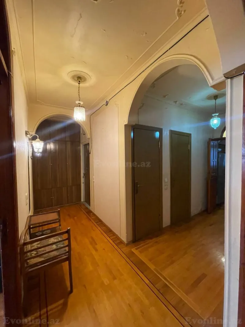 Satılır 5 otaqlı Mənzil Köhnə tikili 130 m² Azadlıq prospekti m. - şəkil 13