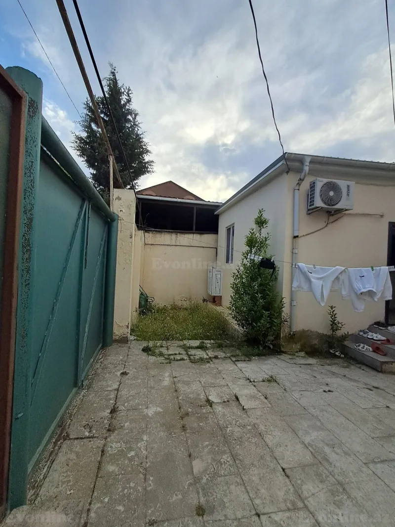 Satılır 5 otaqlı Həyət evi 175 m² İnşaatçılar m.