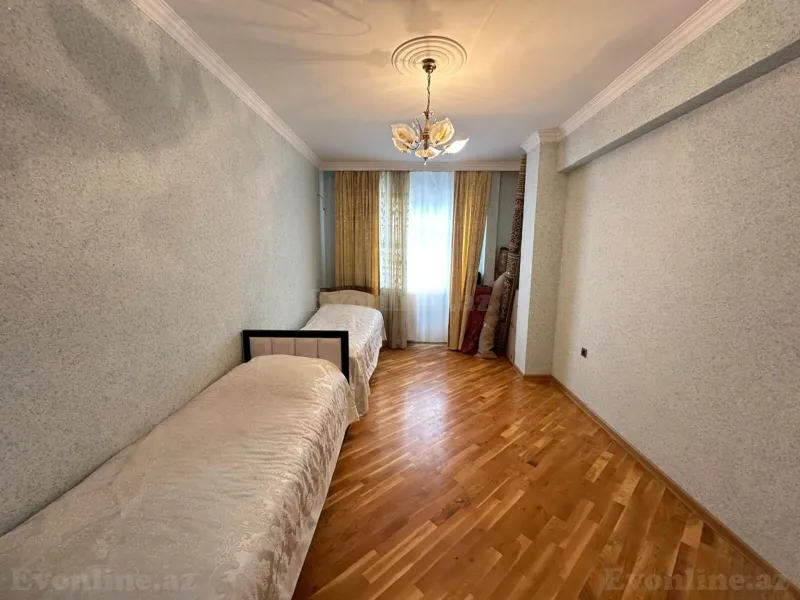 Satılır 3 otaqlı Mənzil Yeni tikili 130 m² İnşaatçılar m. - şəkil 5