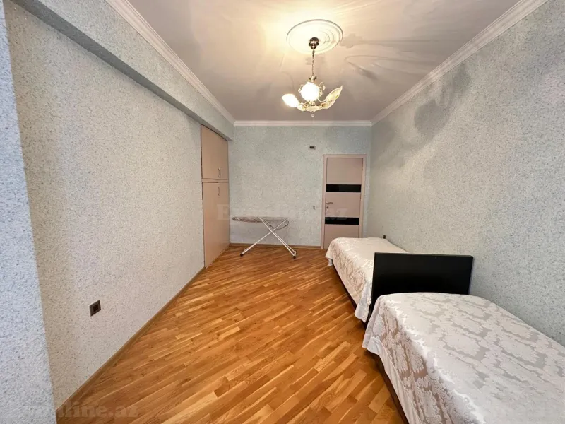 Satılır 3 otaqlı Mənzil Yeni tikili 130 m² İnşaatçılar m. - şəkil 6