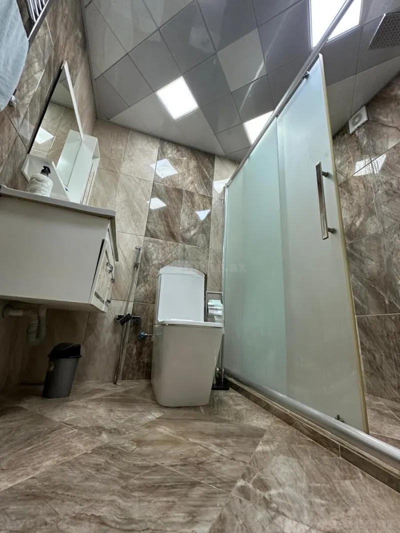 Satılır 3 otaqlı Mənzil Yeni tikili 130 m² İnşaatçılar m. - şəkil 9