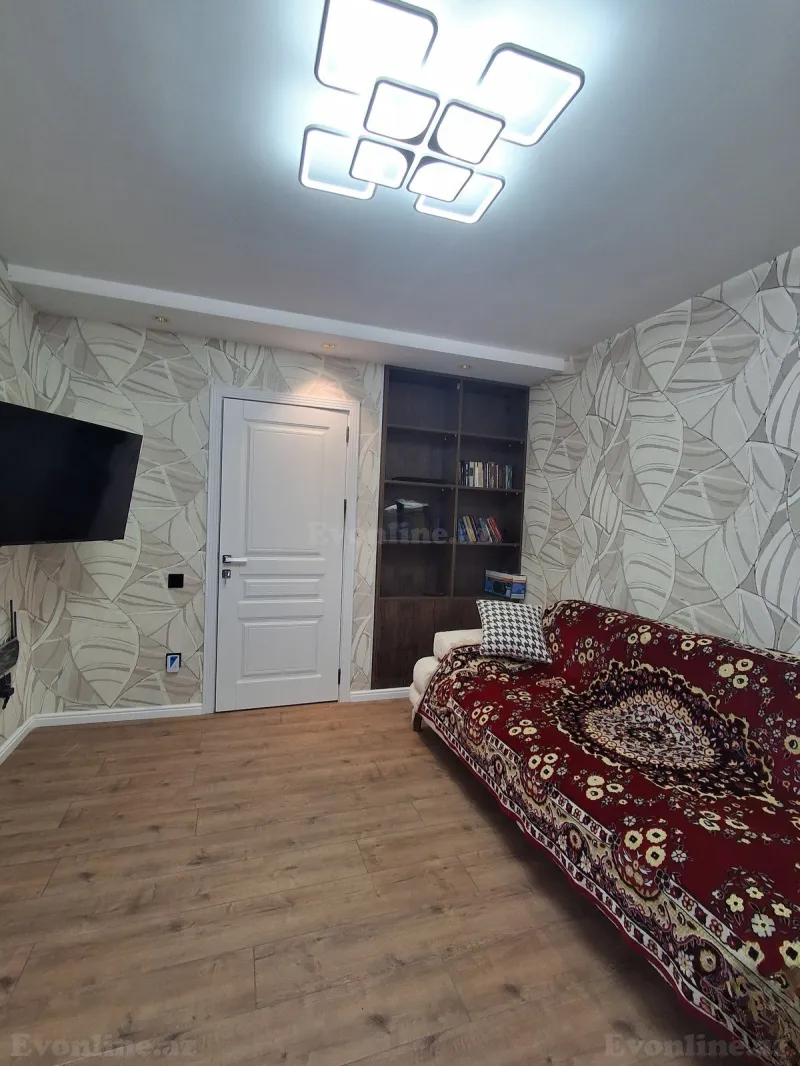 Satılır 2 otaqlı Mənzil Köhnə tikili 55 m² Elmlər Akademiyası m.