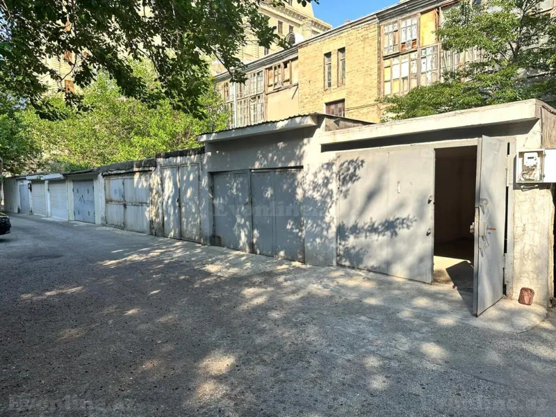 Satılır Qaraj 16.1 m² Səbail r.
