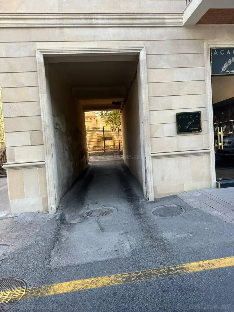 Satılır Qaraj 16.1 m² Səbail r. - şəkil 7