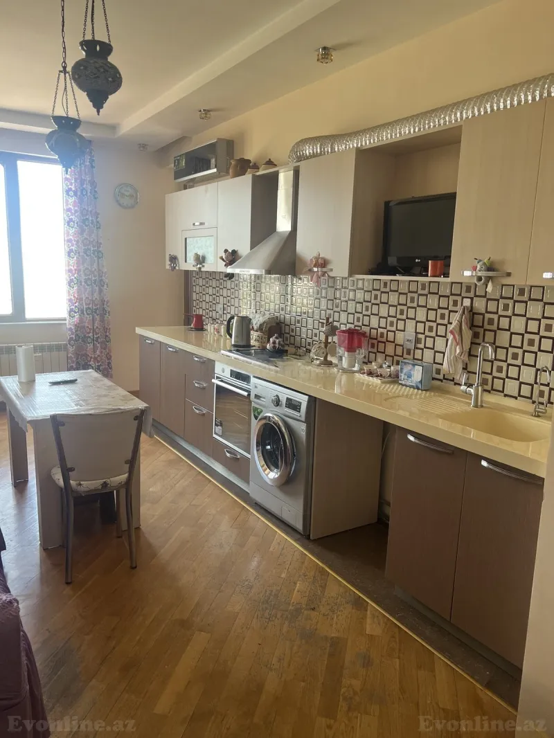 Kirayə verilir 2 otaqlı Mənzil Yeni tikili 90 m² Bakmil m. - şəkil 4