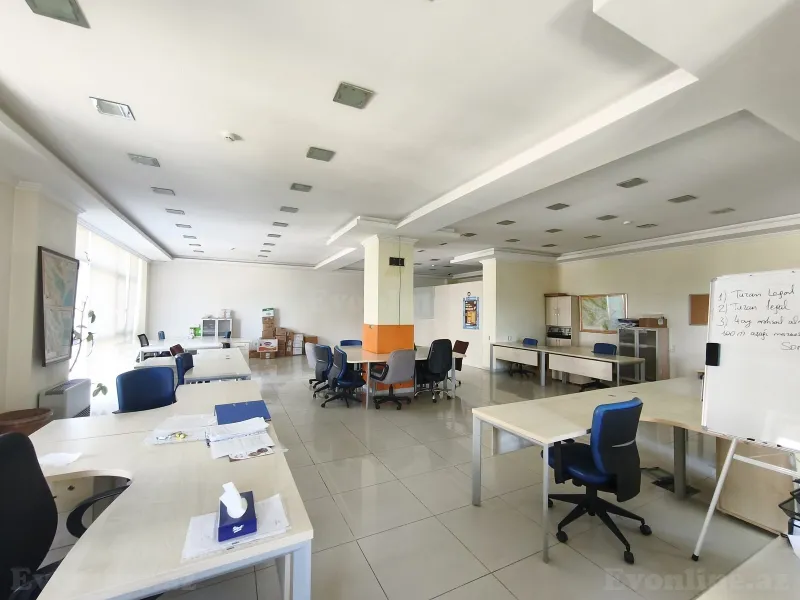 Kirayə verilir Ofis 650 m² 8 Noyabr m.
