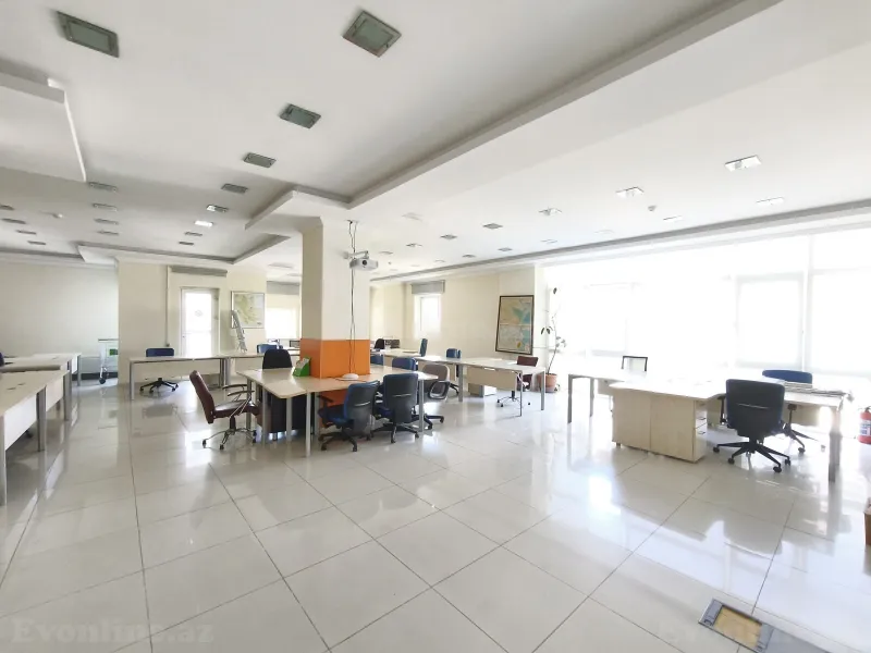Kirayə verilir Ofis 650 m² 8 Noyabr m. - şəkil 2