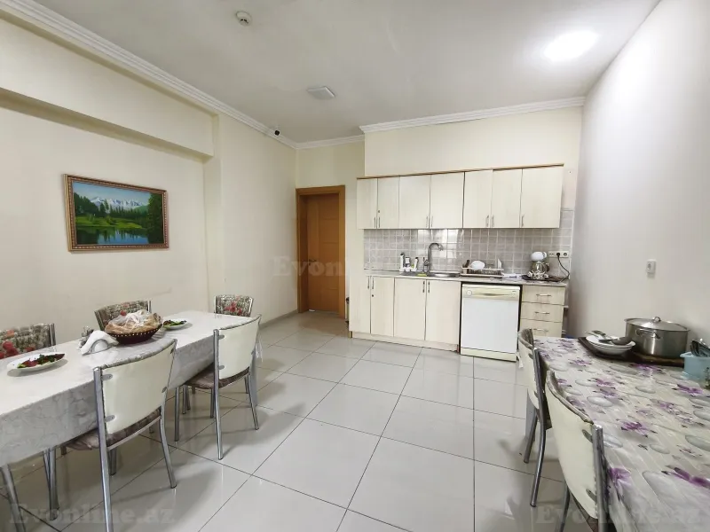 Kirayə verilir Ofis 650 m² 8 Noyabr m. - şəkil 12