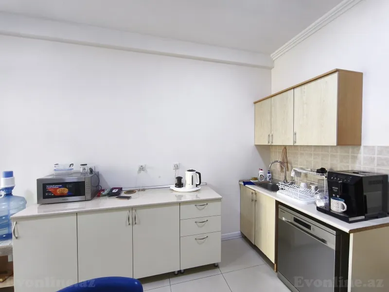 Kirayə verilir Ofis 650 m² 8 Noyabr m. - şəkil 19