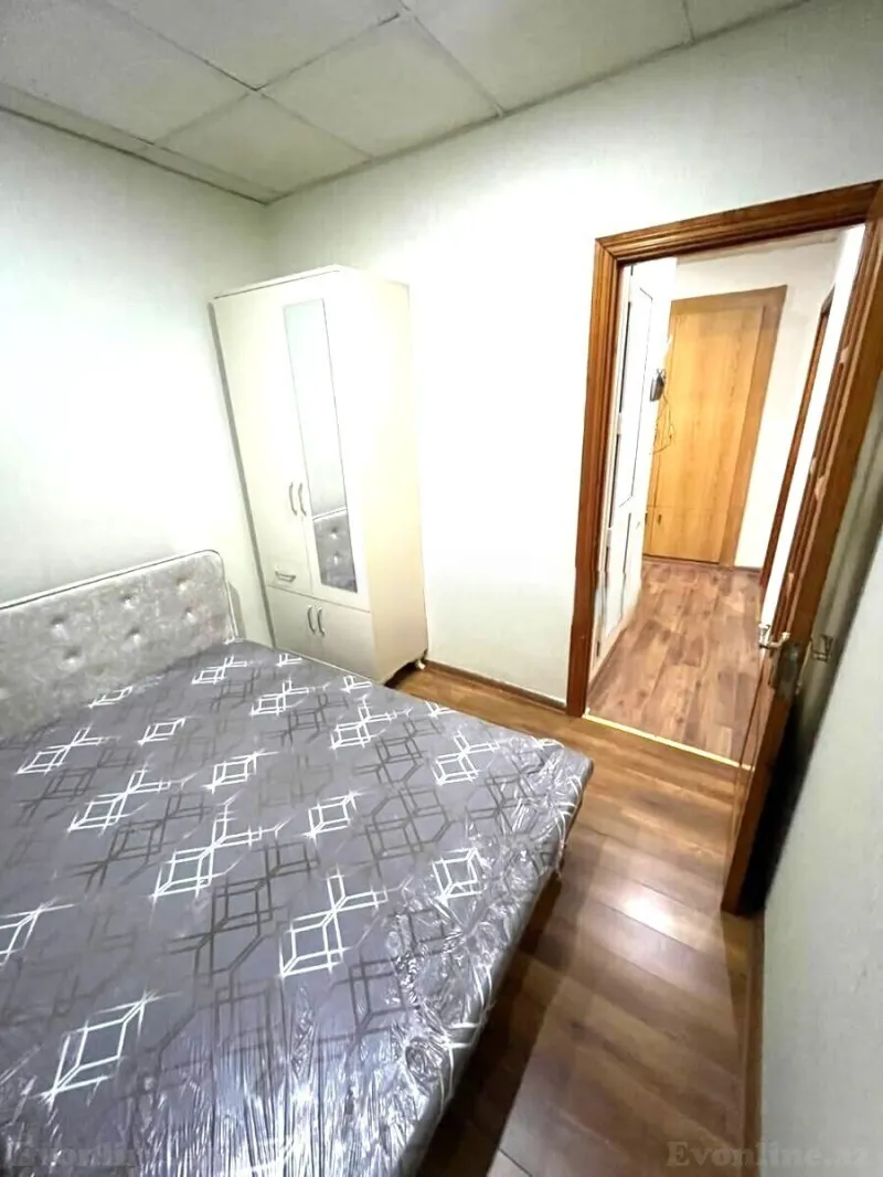 Kirayə verilir 2 otaqlı Mənzil Köhnə tikili 40 m² Neftçilər m.