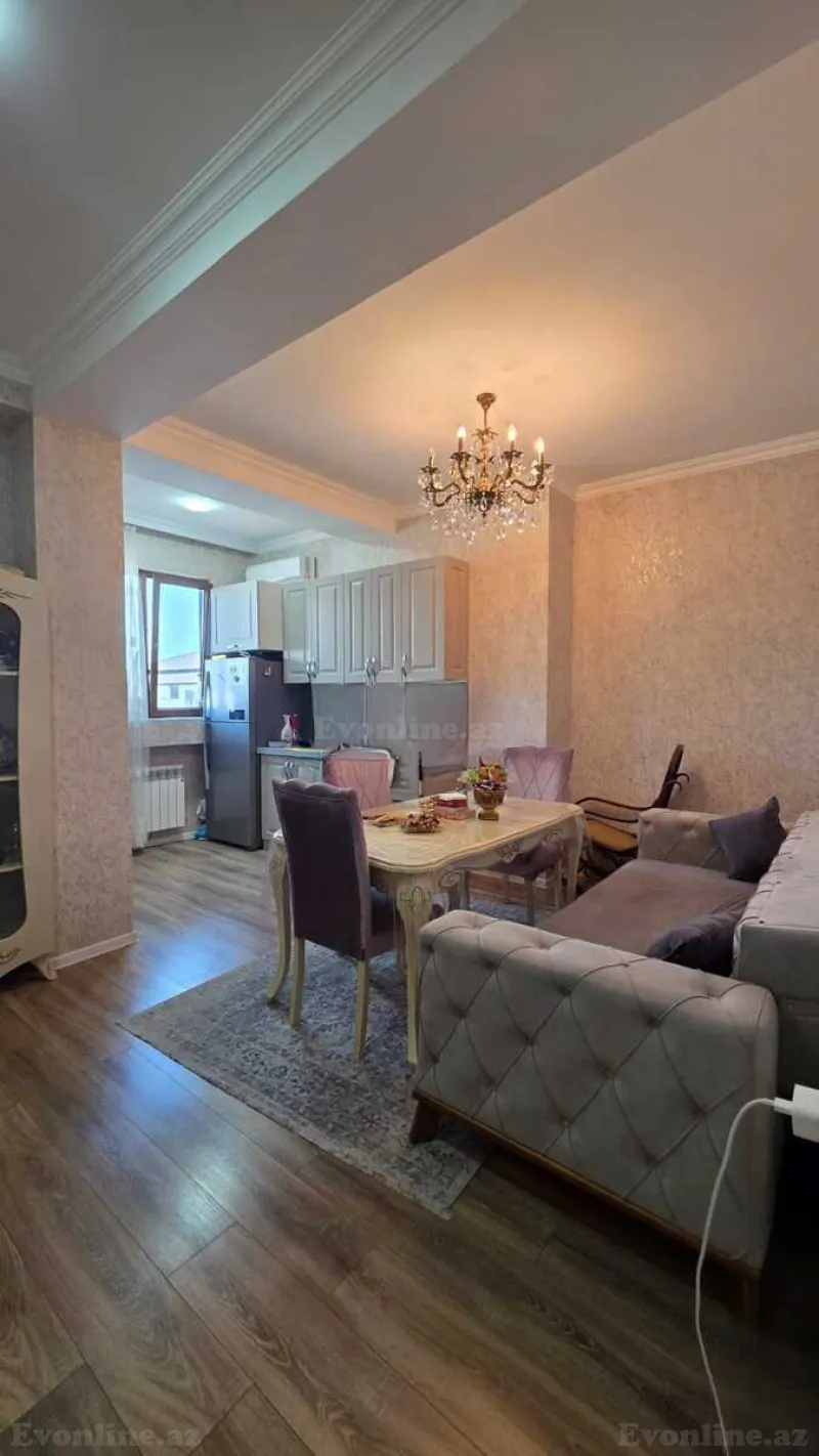 3 otaqlı Mənzil 75 m² İnşaatçılar m. Satılır