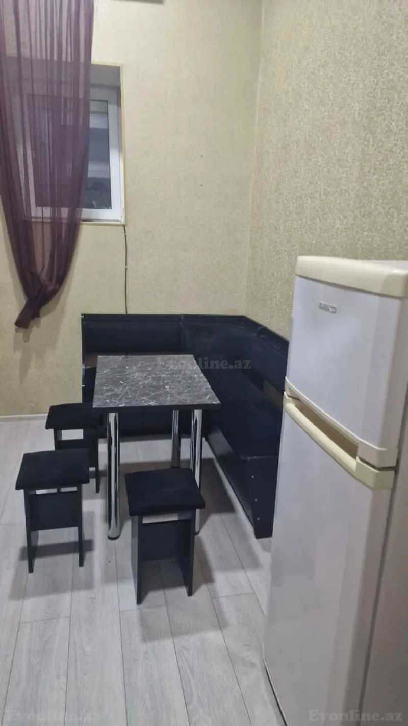3 otaqlı Mənzil 90 m² Nizami m. Kirayə verilir