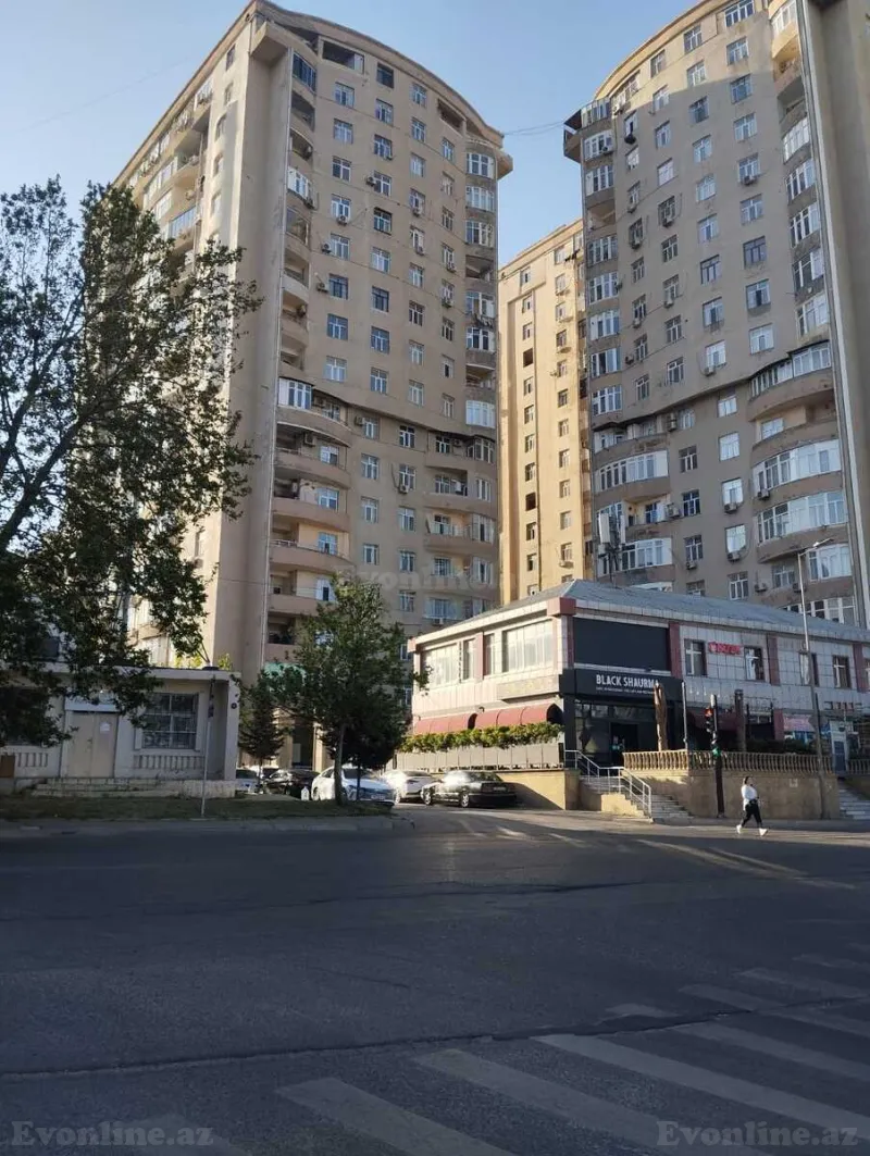 3 otaqlı Mənzil 65 m² Əhmədli m. Satılır