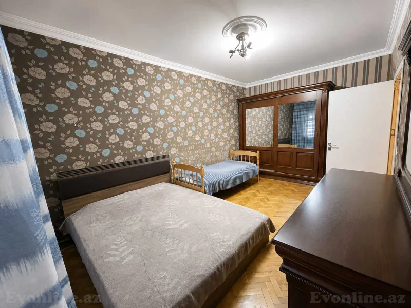 Satılır 5 otaqlı Mənzil Köhnə tikili 120 m² 8-ci mikrorayon - şəkil 2