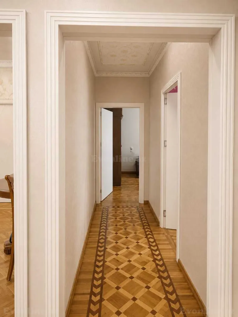 Satılır 5 otaqlı Mənzil Köhnə tikili 120 m² 8-ci mikrorayon - şəkil 5