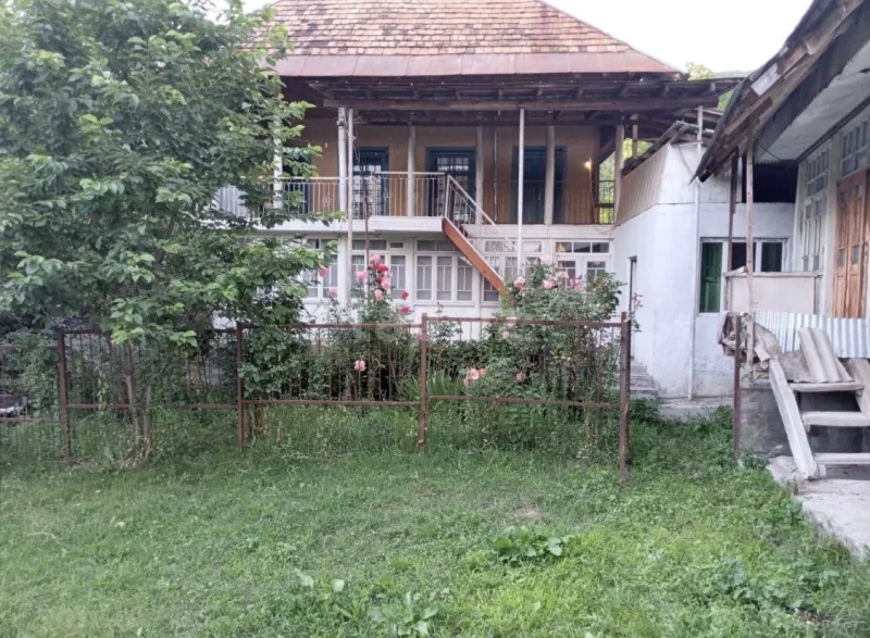 Satılır 4 otaqlı Həyət evi 600 m² Şəki