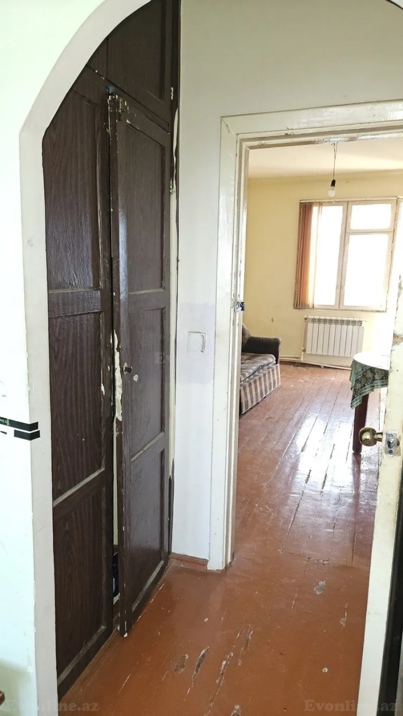 Satılır 2 otaqlı Mənzil Köhnə tikili 50 m² Memar Əcəmi m. - şəkil 3
