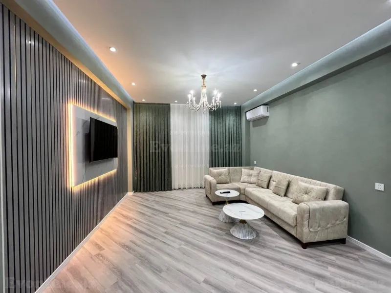 3 otaqlı Mənzil 145 m² 28 May m. Kirayə verilir