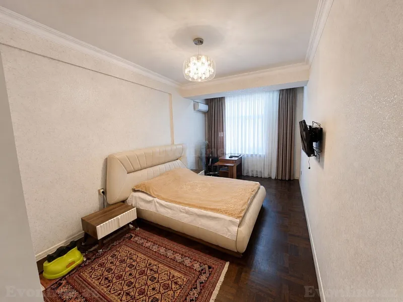 Satılır 5 otaqlı Mənzil Yeni tikili 215 m² Nəsimi r. - şəkil 5