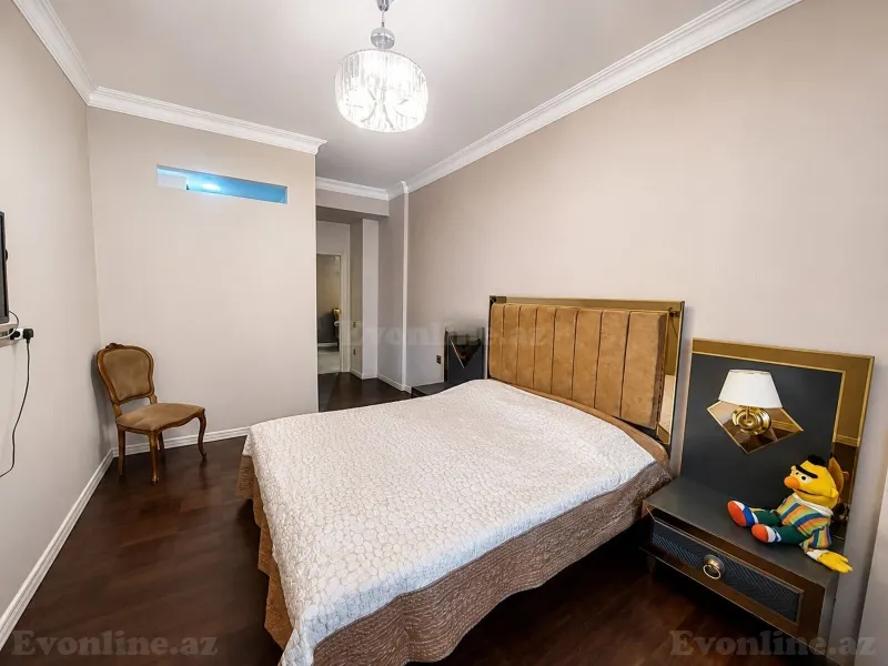 Satılır 5 otaqlı Mənzil Yeni tikili 215 m² Nəsimi r. - şəkil 9