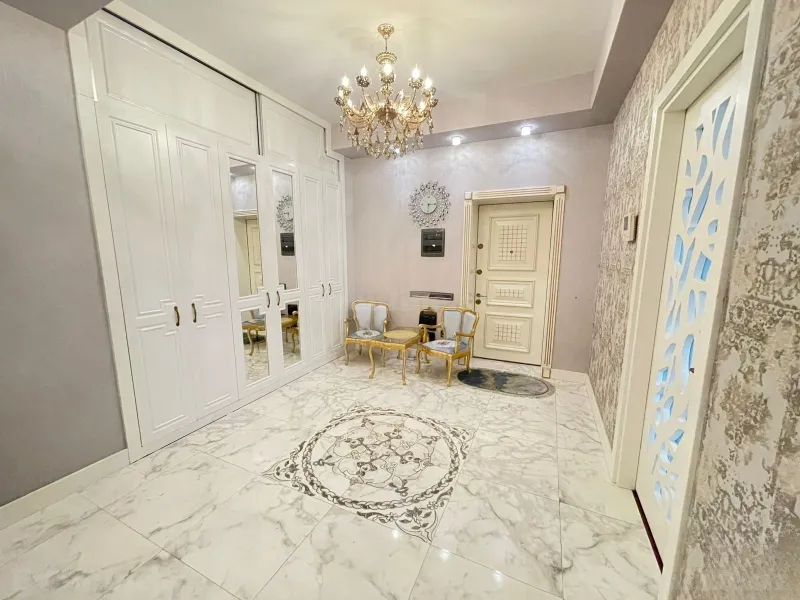 4 otaqlı Mənzil 240 m² Səbail r. Satılır