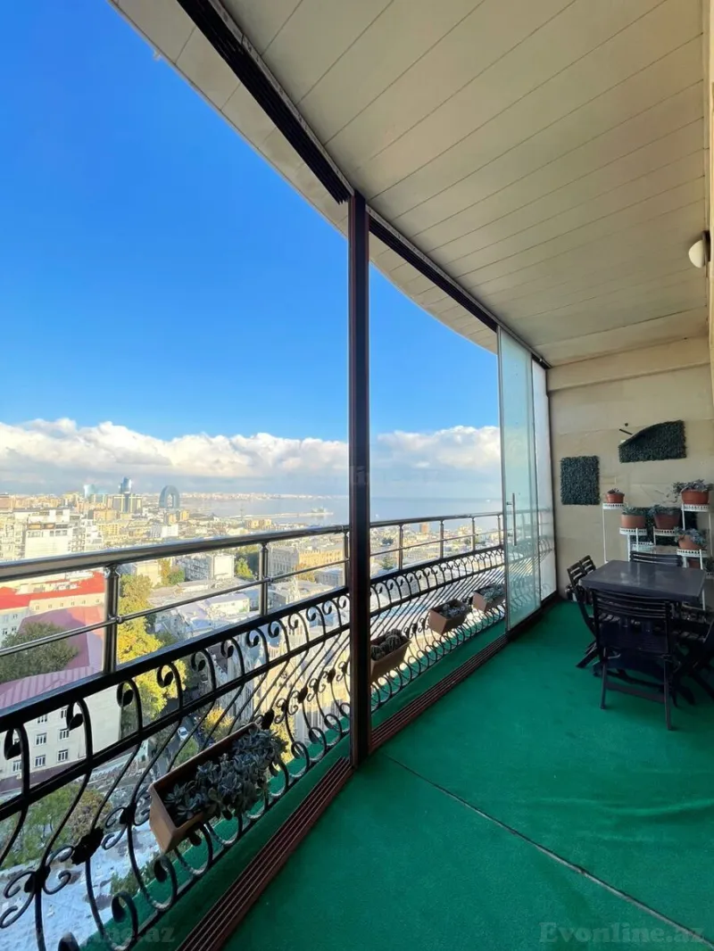 Satılır 4 otaqlı Mənzil Yeni tikili 240 m² Səbail r. - şəkil 12