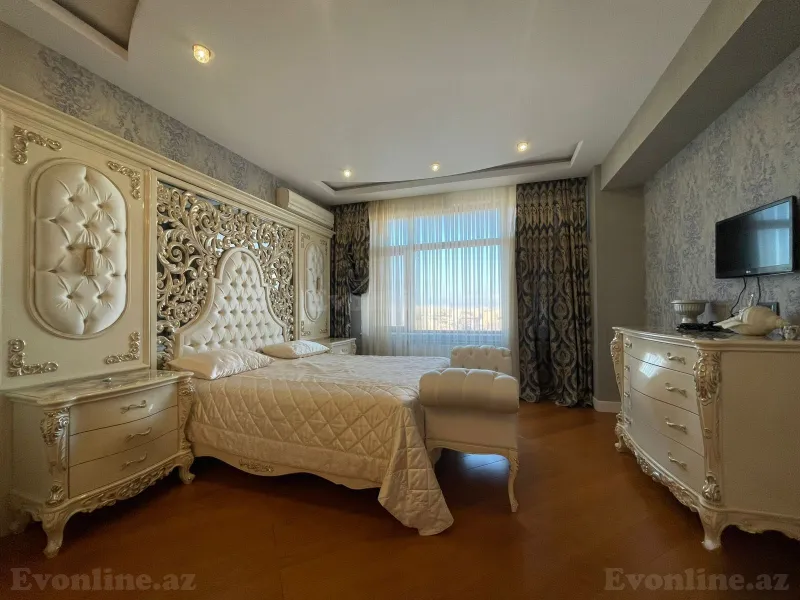 Satılır 4 otaqlı Mənzil Yeni tikili 240 m² Səbail r. - şəkil 16