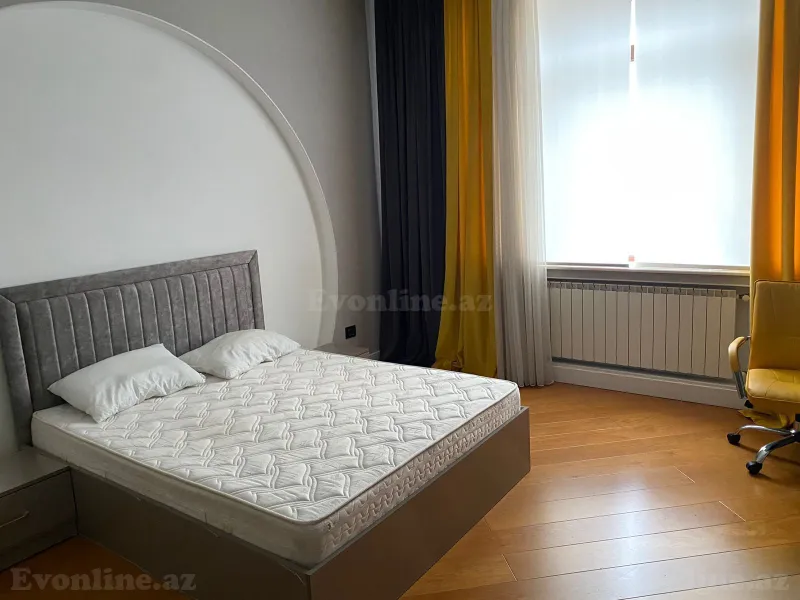 Satılır 4 otaqlı Mənzil Yeni tikili 240 m² Səbail r. - şəkil 23