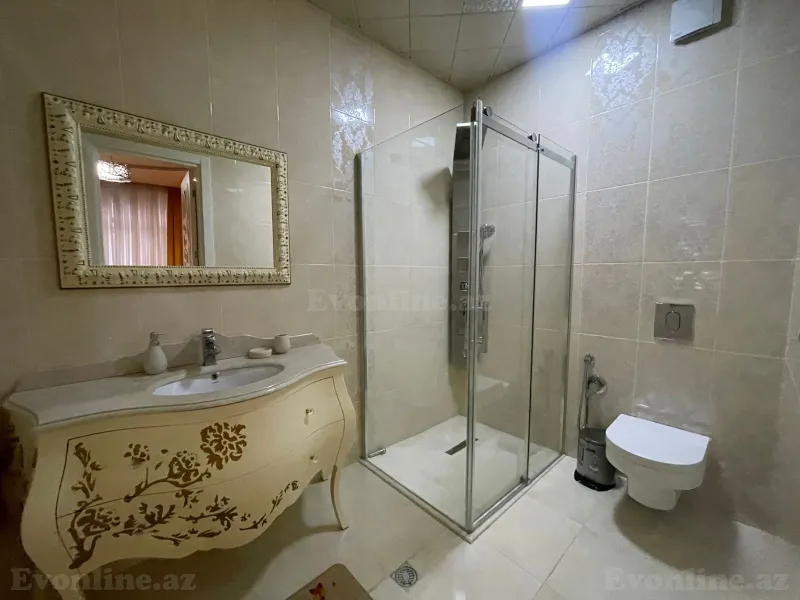 Satılır 4 otaqlı Mənzil Yeni tikili 240 m² Səbail r. - şəkil 27